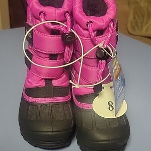 NWT Explorers little girls size 8 pink and black winter boots.